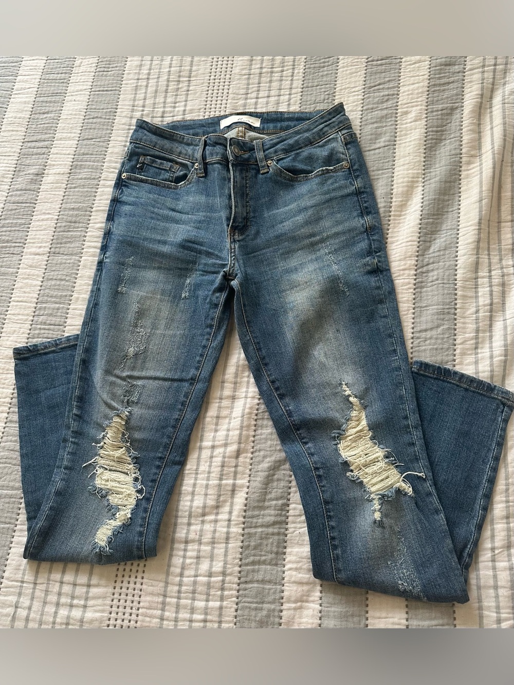 KanCan Distressed Blue Jeans 7/27